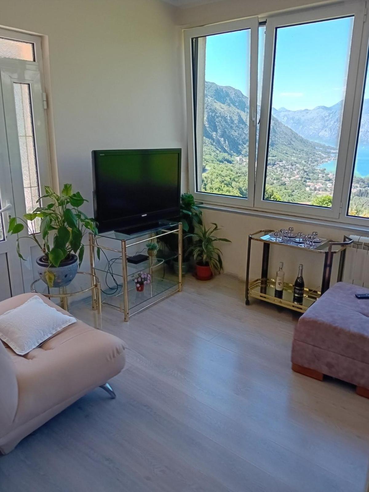 Apartments Vidikovac Inn Cattaro Esterno foto