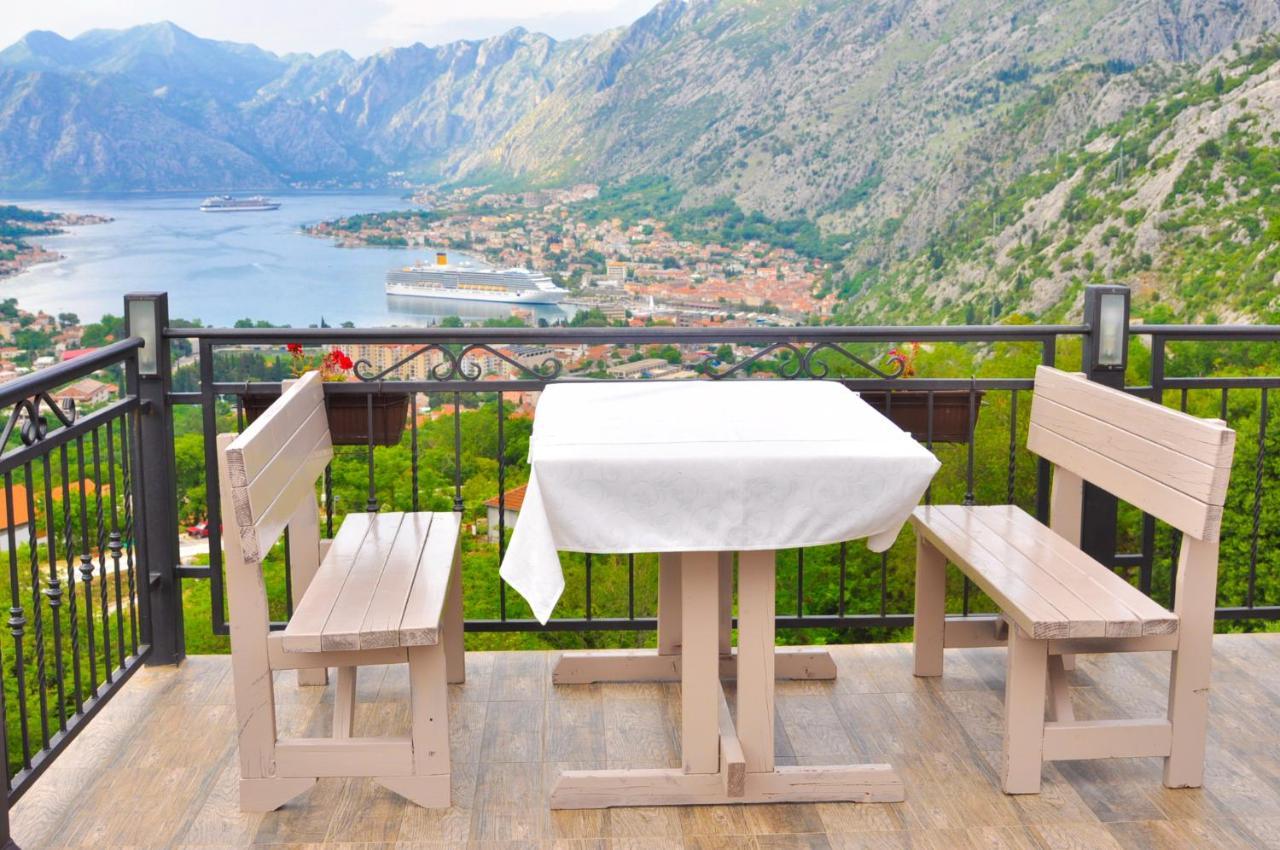 Apartments Vidikovac Inn Cattaro Esterno foto