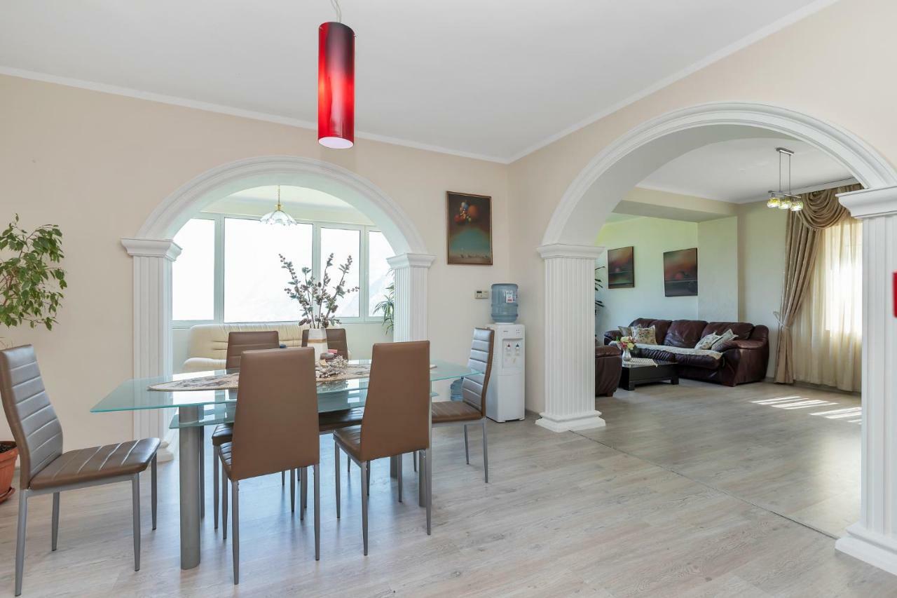 Apartments Vidikovac Inn Cattaro Esterno foto