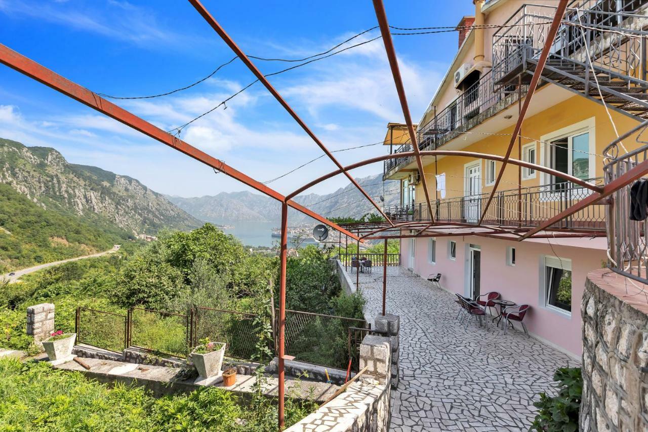Apartments Vidikovac Inn Cattaro Esterno foto